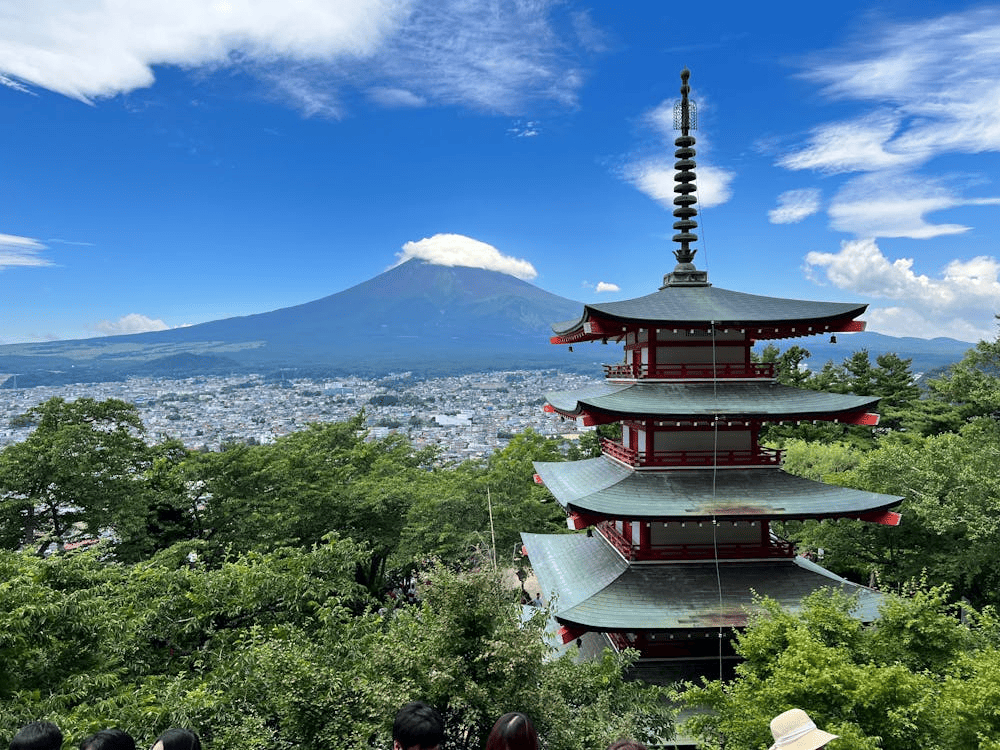 Kyoto preserves traditional beauty with hundreds of ancient temples, serene zen gardens, and distinctive wooden architecture (Source: Pexels)